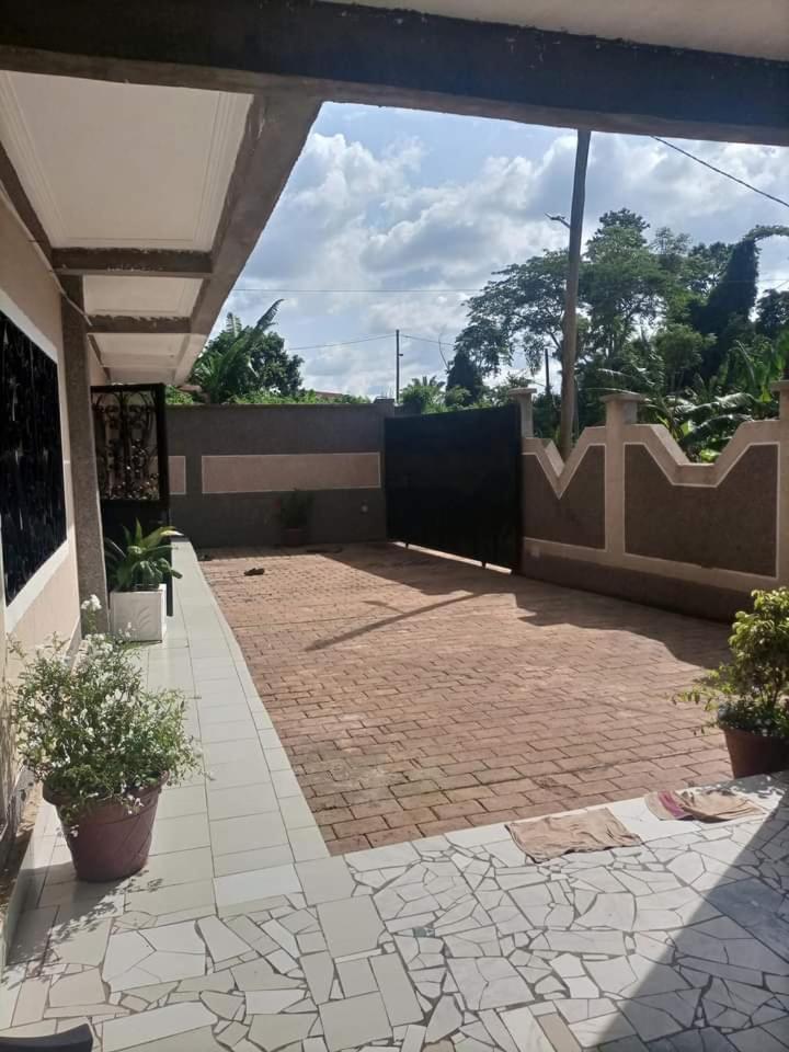 Résidence Sainte Honorine Yaoundé Extérieur photo